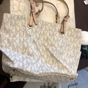 Michael kors purse
